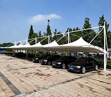銅川泰鑫鋼構(gòu)：膜結(jié)構(gòu)停車棚是如何施工？